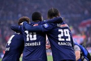巴黎4-0完胜皇马晋级决赛，姆巴佩未进球仍痛哭